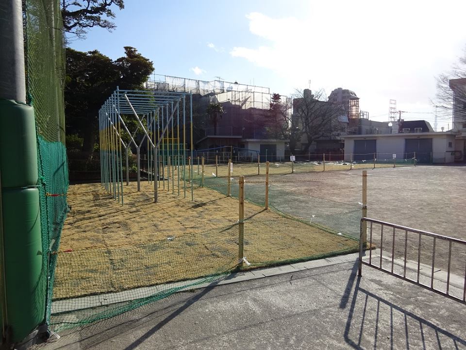 葛飾区の小学校（2校）芝生化工事終了