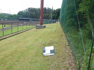 中央大学 多摩キャンパス グラウンドの草刈りや樹木の剪定・除草作業